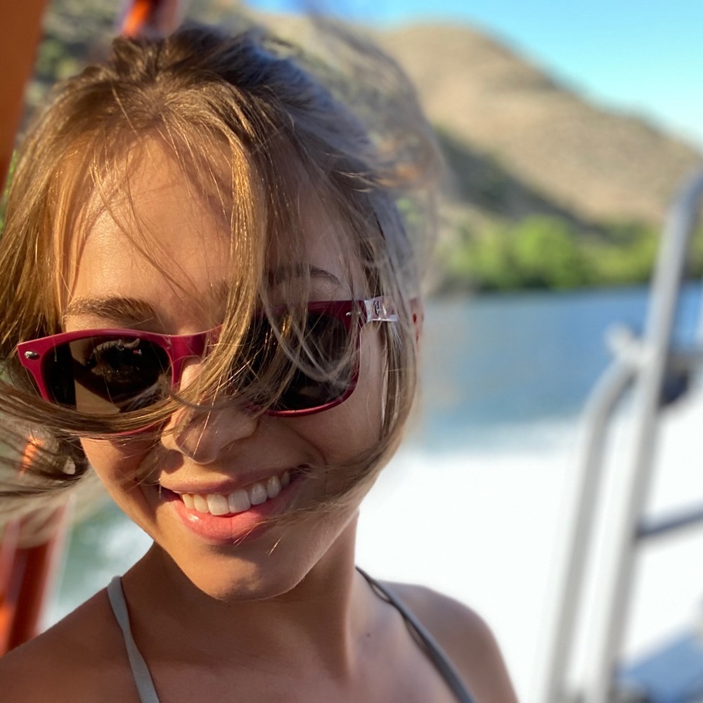 Meet your Posher, Kayla